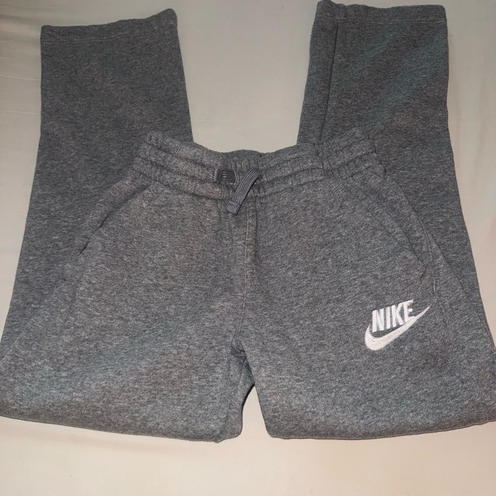 Nike Kids Heather Gray sweatpants size M